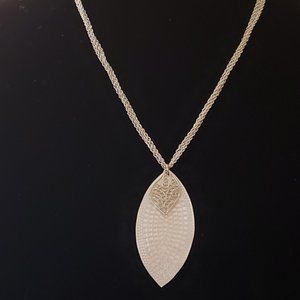 Silvertone Disc Leaf Necklace #1068